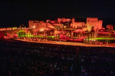 Puy du Fou España abre sus puertas y 4.000 personas asisten al estreno del espectáculo « El Sueño de Toledo »