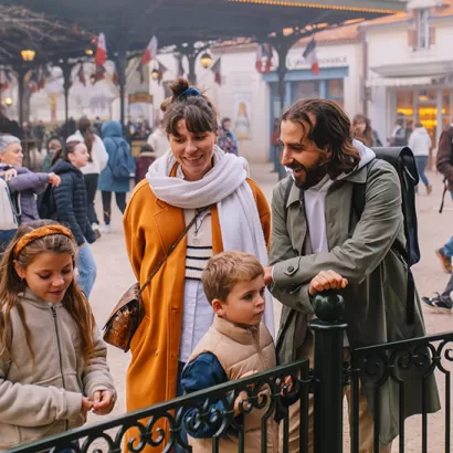 Famille au Bourg Berard du Puy du Fou